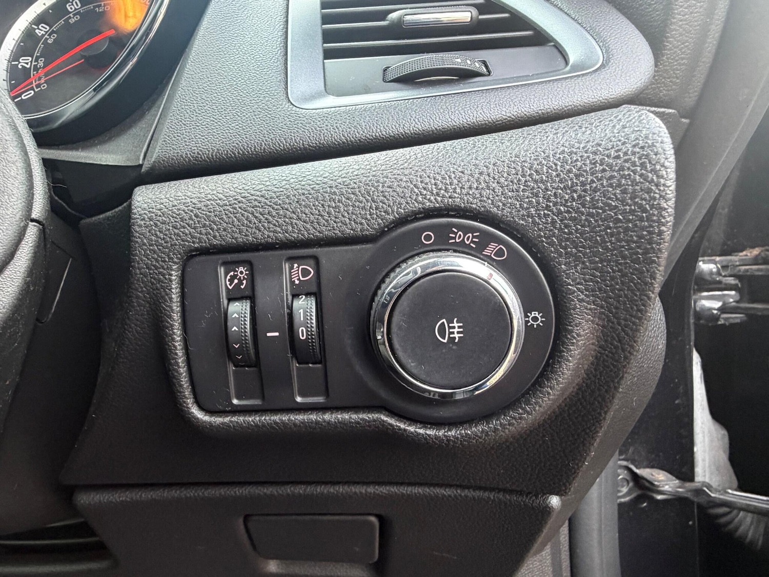 Used Vauxhall Astra 2015 for sale - 77029227: Photo 22