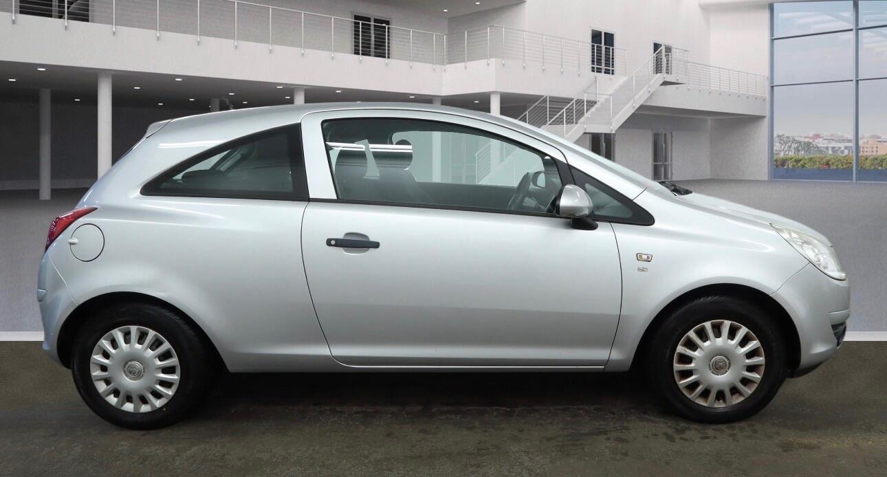 Used Vauxhall Corsa 2010 for sale - 77387021: Photo 3