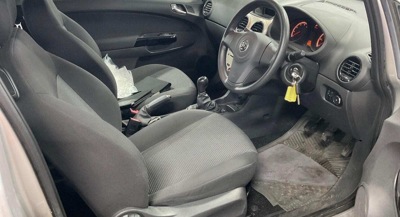 Used Vauxhall Corsa 2010 for sale - 77387021: Photo 5