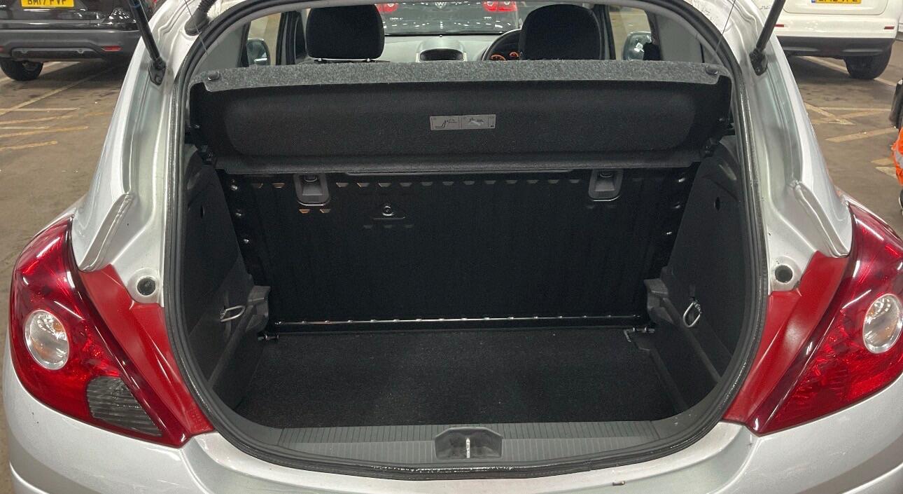 Used Vauxhall Corsa 2010 for sale - 77387021: Photo 8