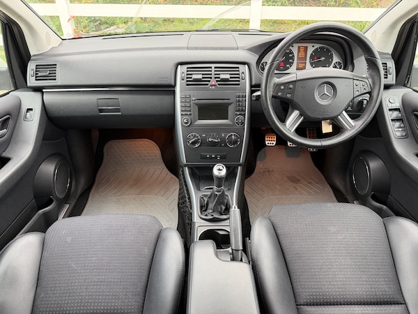 Used Mercedes-Benz B Class 2010 for sale - 76259078: Photo 2