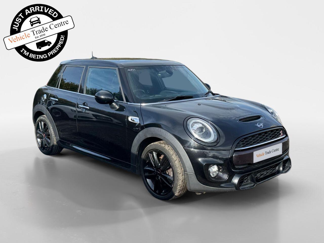 Used MINI Hatch 2018 for sale - 76270136: Photo 1
