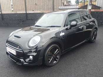 Used MINI Hatch 2018 for sale - 76270136: Photo