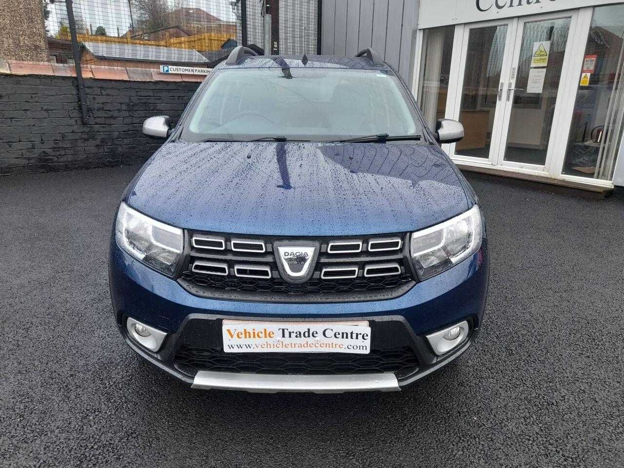 Used Dacia Sandero Stepway 2017 for sale - 76246533: Photo 2