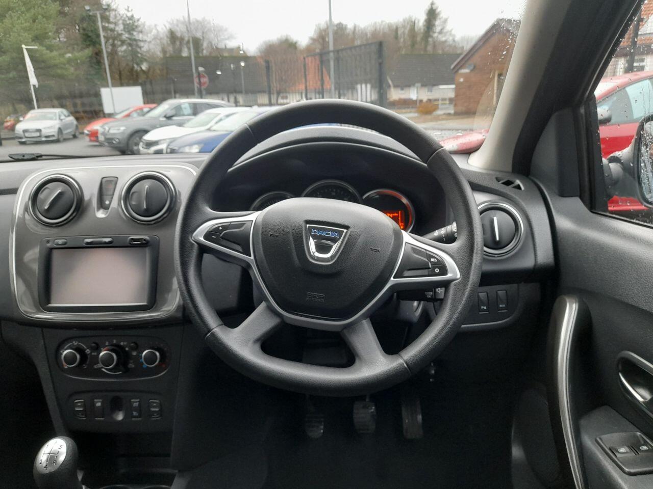 Used Dacia Sandero Stepway 2017 for sale - 76246533: Photo 8