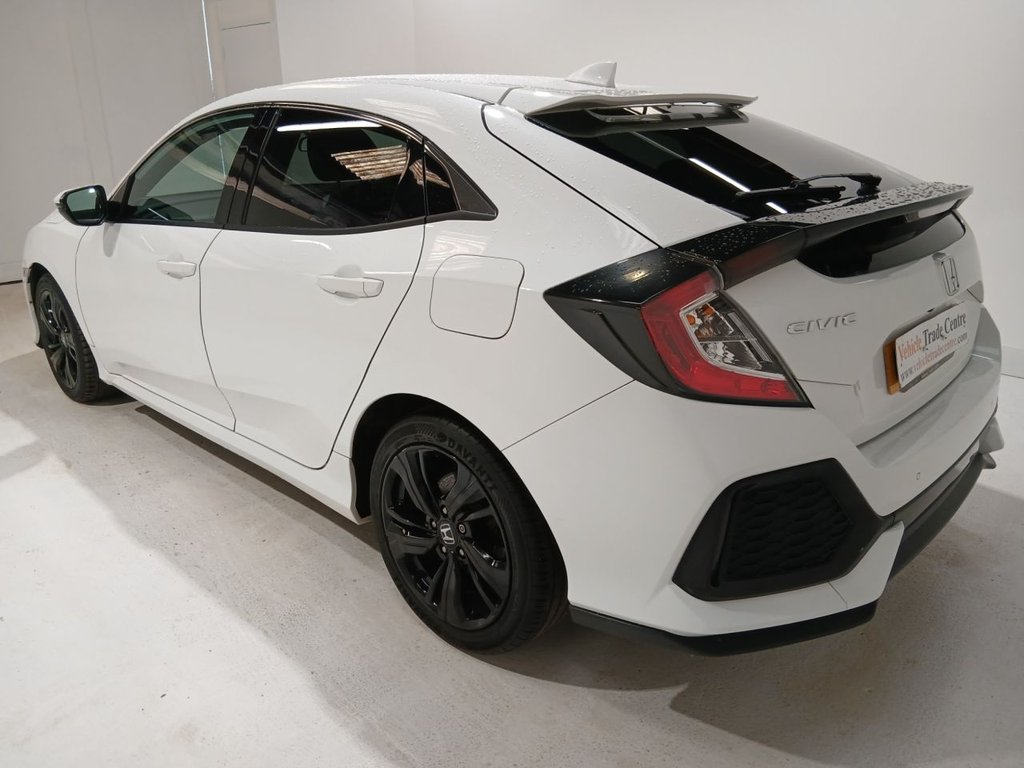 Used Honda Civic 2017 for sale - 77422276: Photo 4