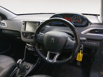 Used Peugeot 2008 2015 for sale - 79586927: Photo