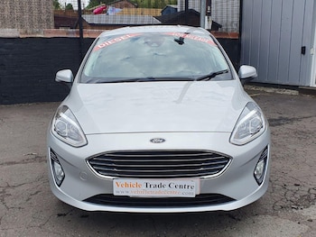 Used Ford Fiesta 2017 for sale - 76137430: Photo