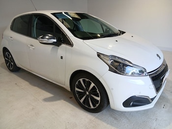 Used Peugeot 208 2018 for sale - 78570125: Photo