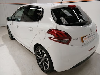 Used Peugeot 208 2018 for sale - 78570125: Photo
