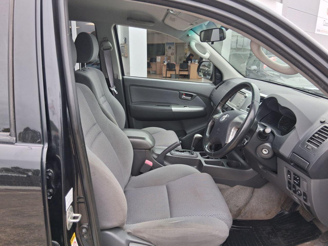 Used Toyota Hilux 2013 for sale - 76612756: Photo 11