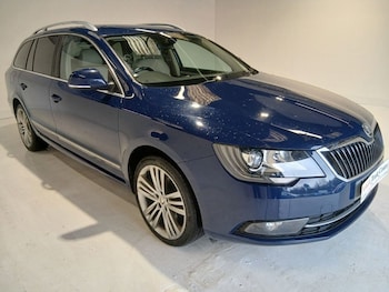 Used Skoda Superb 2015 for sale - 77477255: Photo
