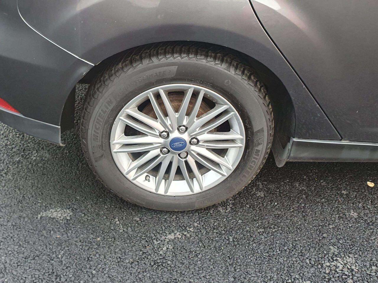 Used Ford Focus 2017 for sale - 76136051: Photo 7