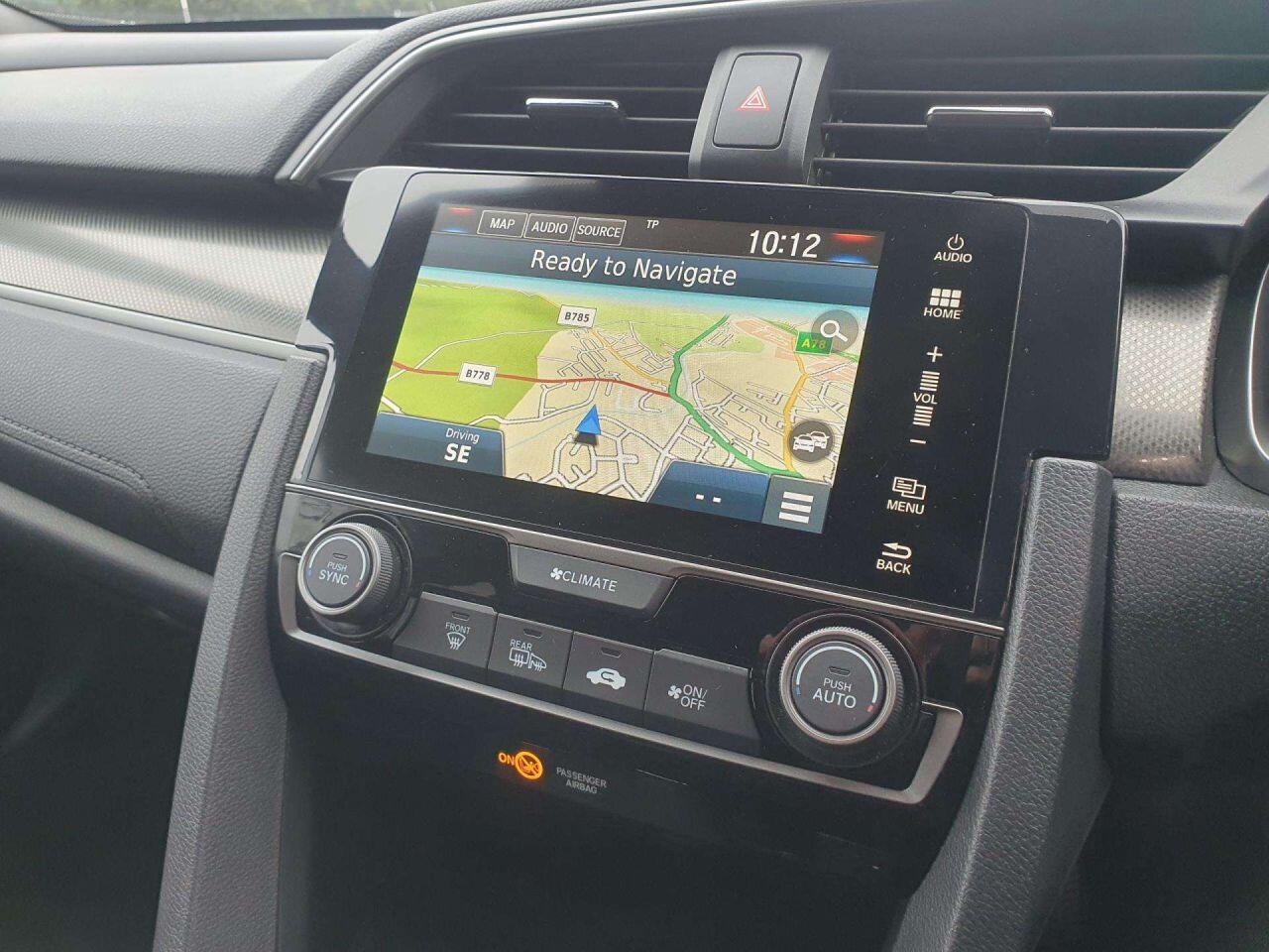 Used Honda Civic 2017 for sale - 76151110: Photo 17