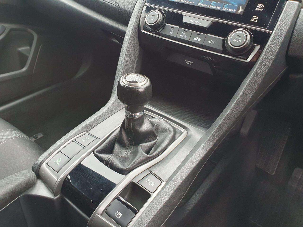 Used Honda Civic 2017 for sale - 76151110: Photo 19