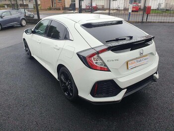 Used Honda Civic 2017 for sale - 76151110: Photo