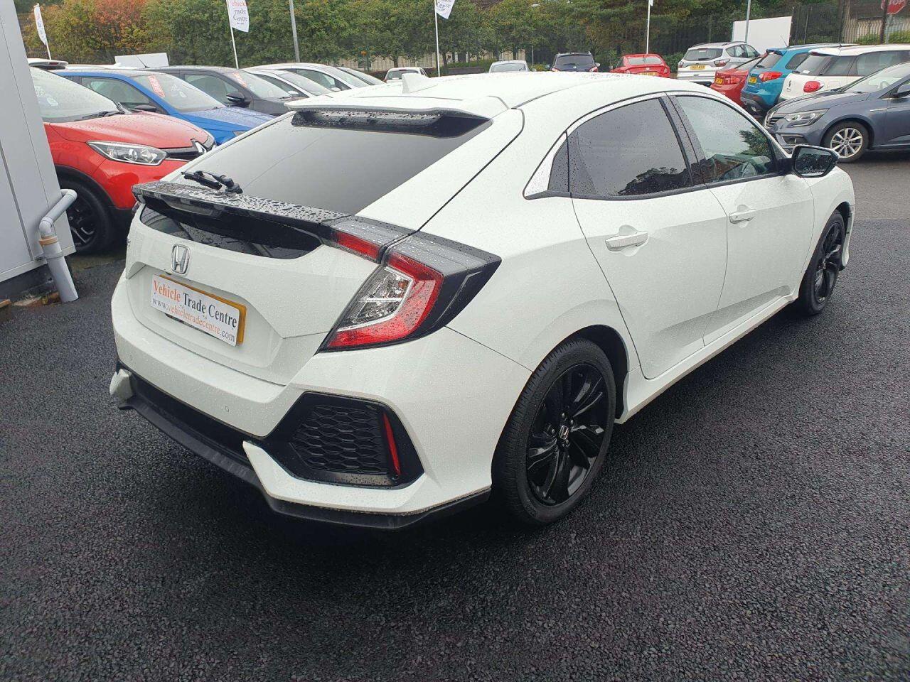 Used Honda Civic 2017 for sale - 76151110: Photo 6