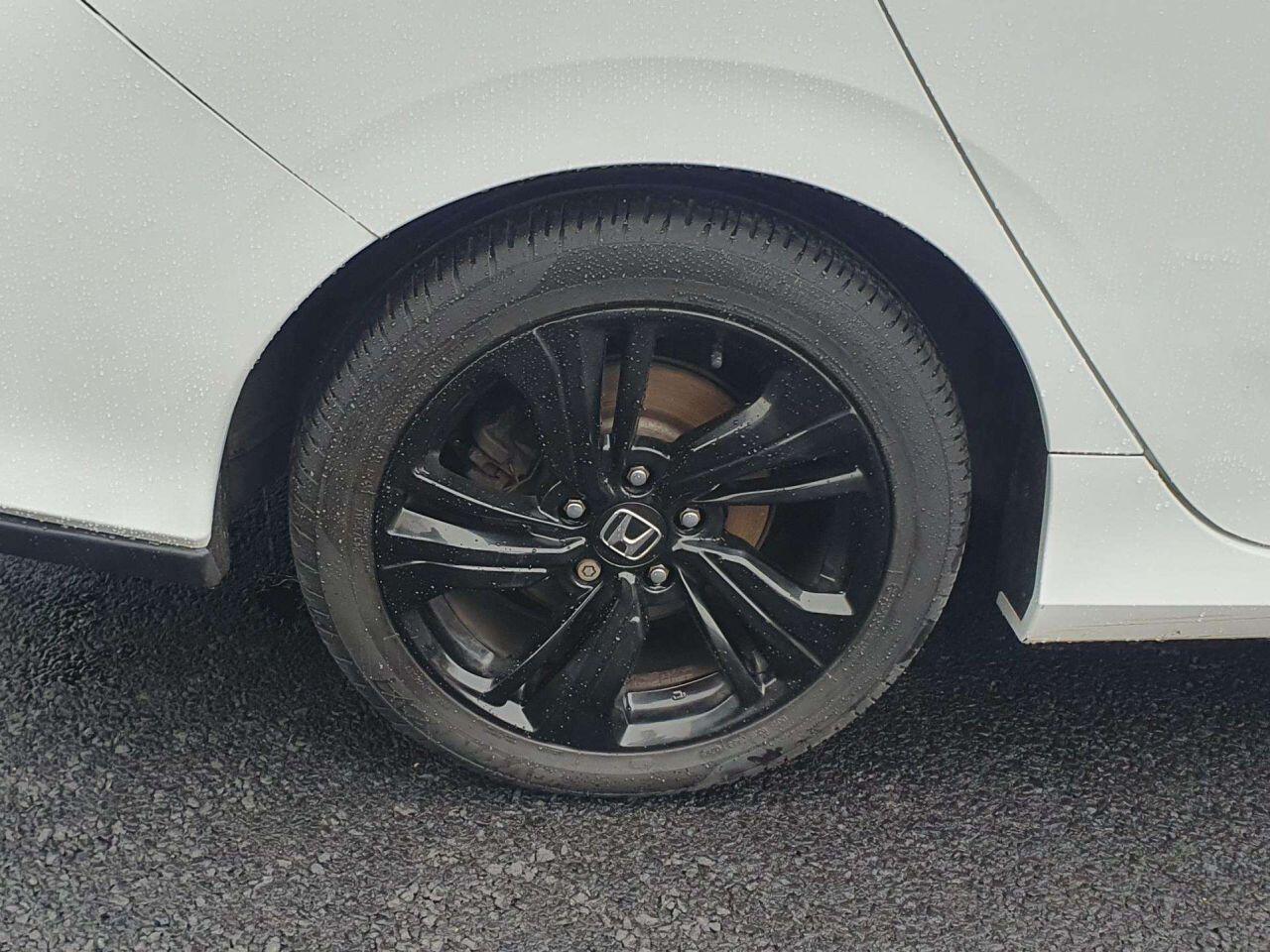 Used Honda Civic 2017 for sale - 76151110: Photo 8