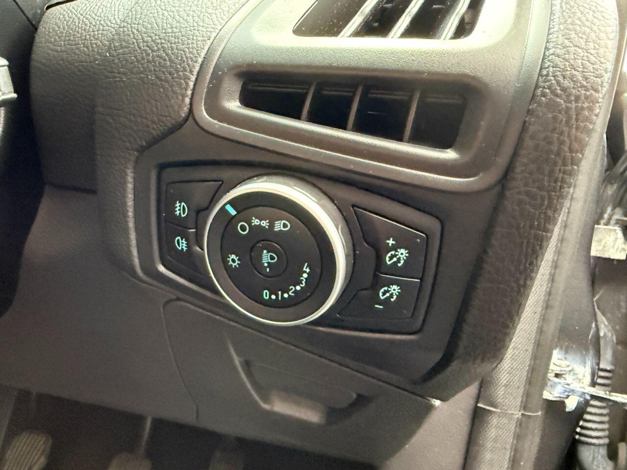 Used Ford Focus 2015 for sale - 76612748: Photo 11