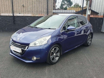 Used Peugeot 208 2013 for sale - 76136338: Photo