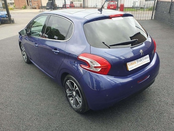Used Peugeot 208 2013 for sale - 76136338: Photo