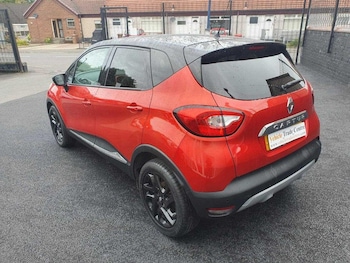 Used Renault Captur 2016 for sale - 76138010: Photo