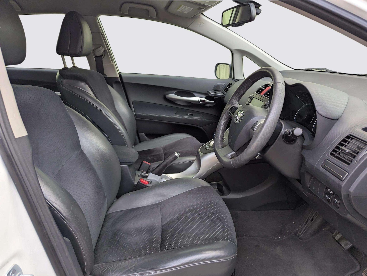 Used Toyota Auris 2011 for sale - 78086130: Photo 11