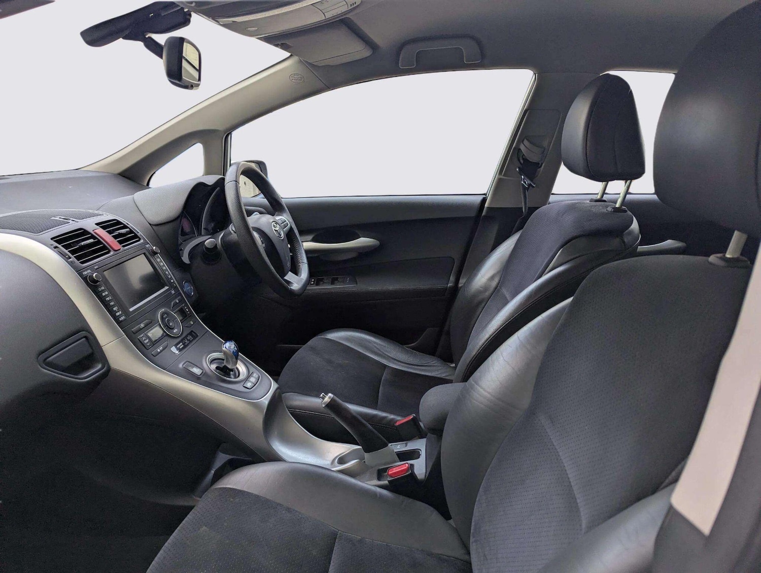 Used Toyota Auris 2011 for sale - 78086130: Photo 16