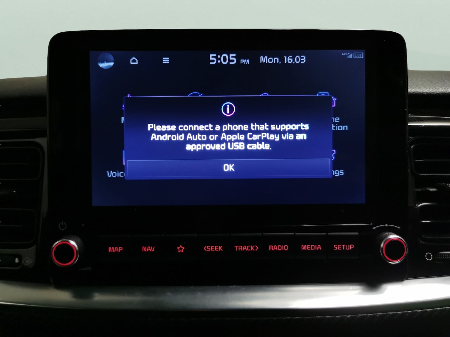 Used Kia Stonic 2023 for sale - 77965696: Photo 15