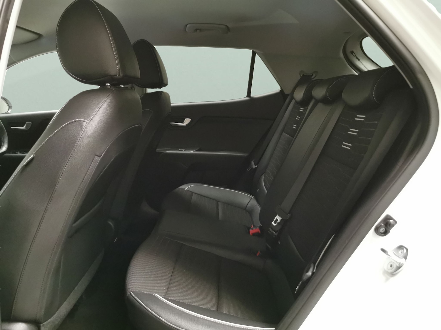 Used Kia Stonic 2023 for sale - 77965696: Photo 25