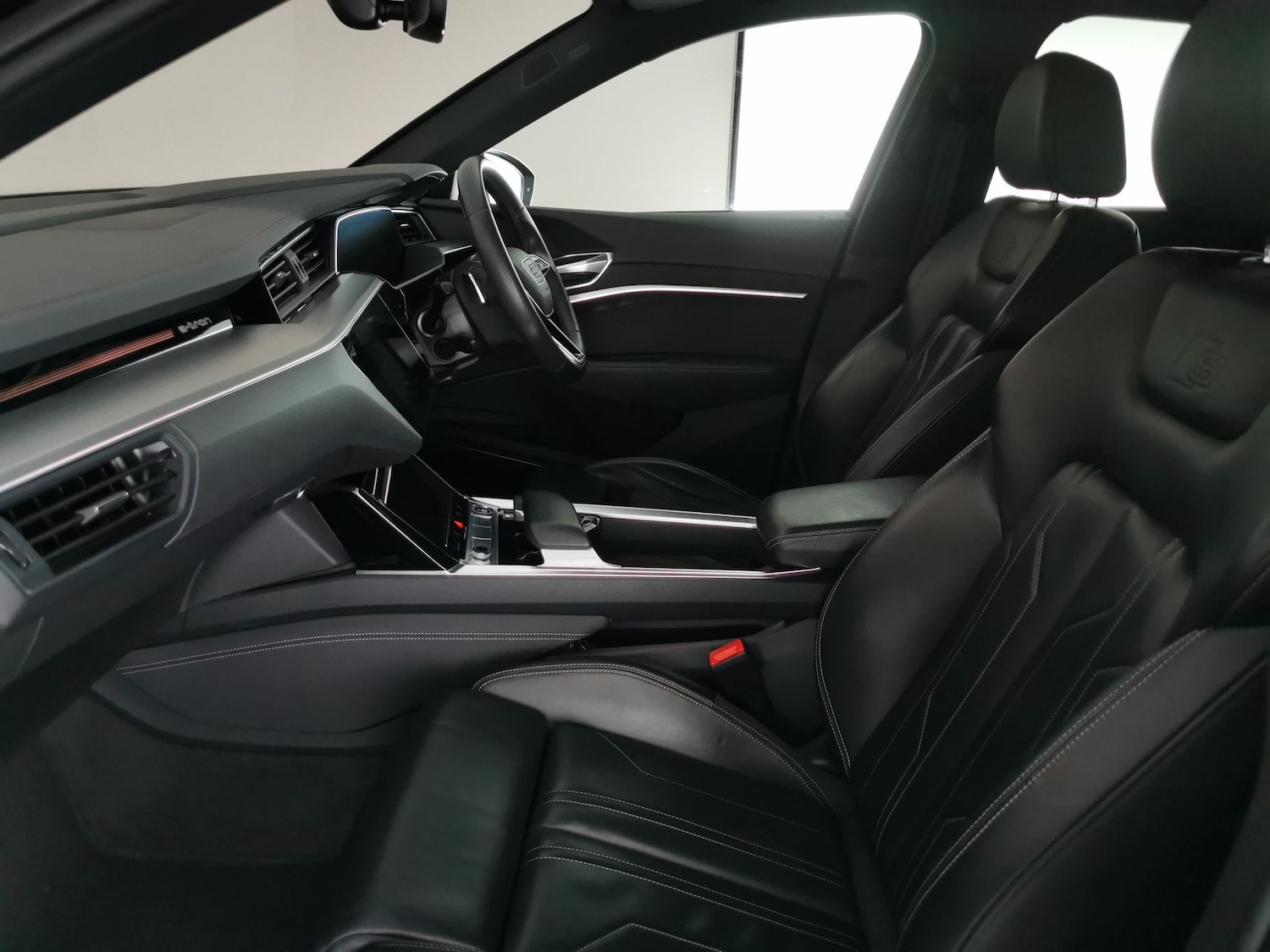 Used Audi e-tron 2021 for sale - 77420751: Photo 4