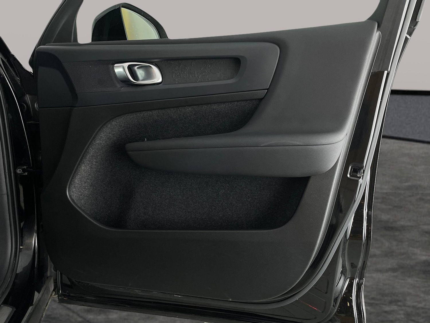 Used Volvo XC40 2023 for sale - 78015042: Photo 29