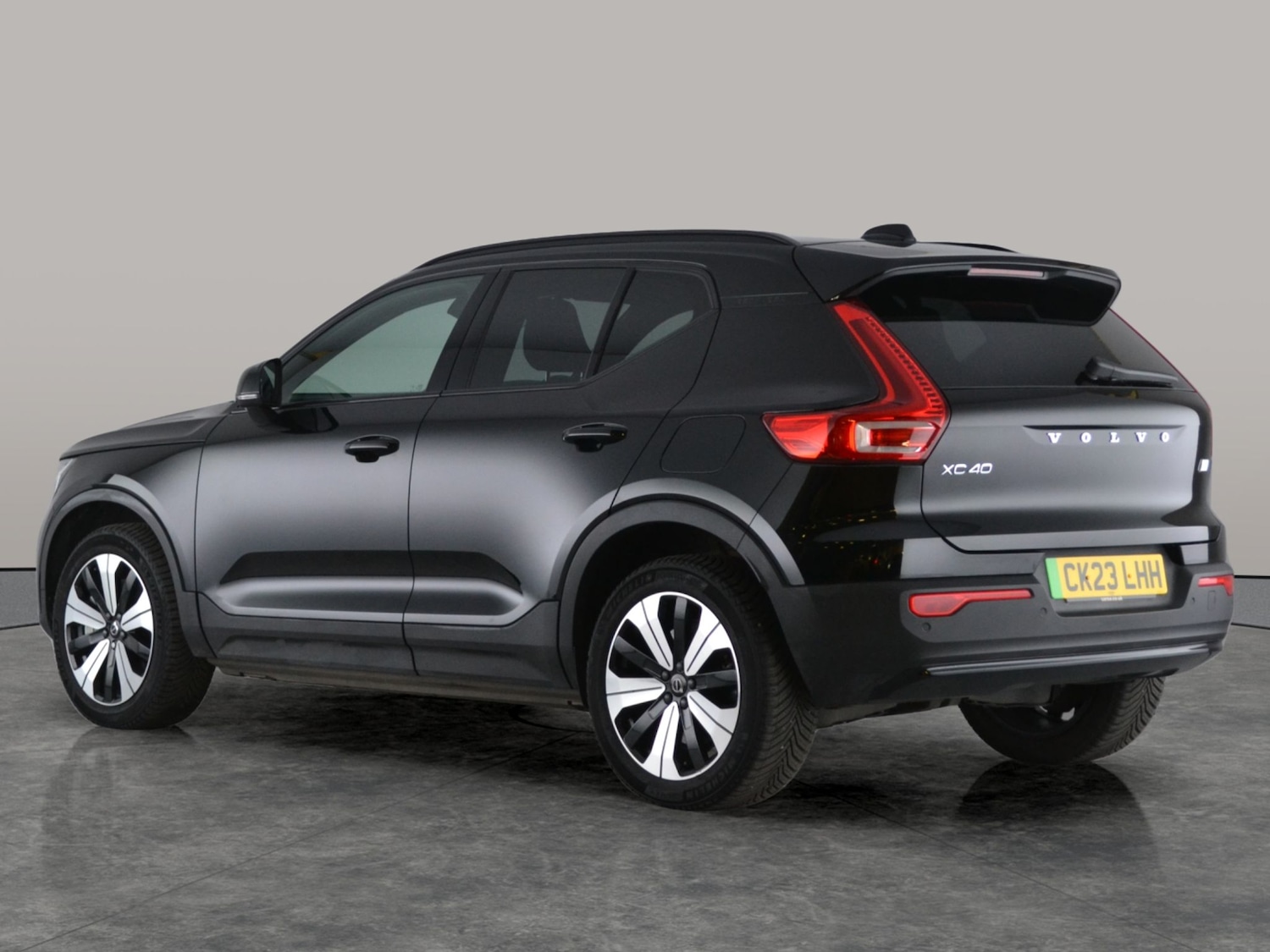 Used Volvo XC40 2023 for sale - 78015042: Photo 7