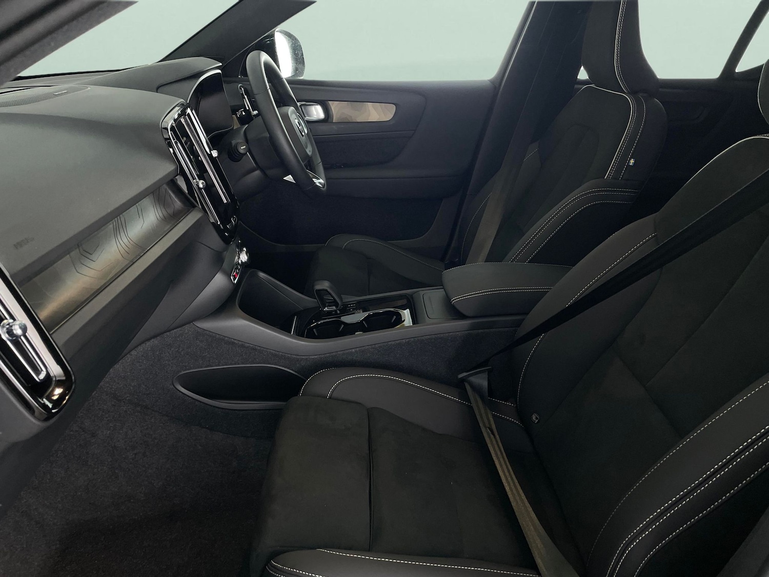 Used Volvo XC40 2024 for sale - 77300802: Photo 4