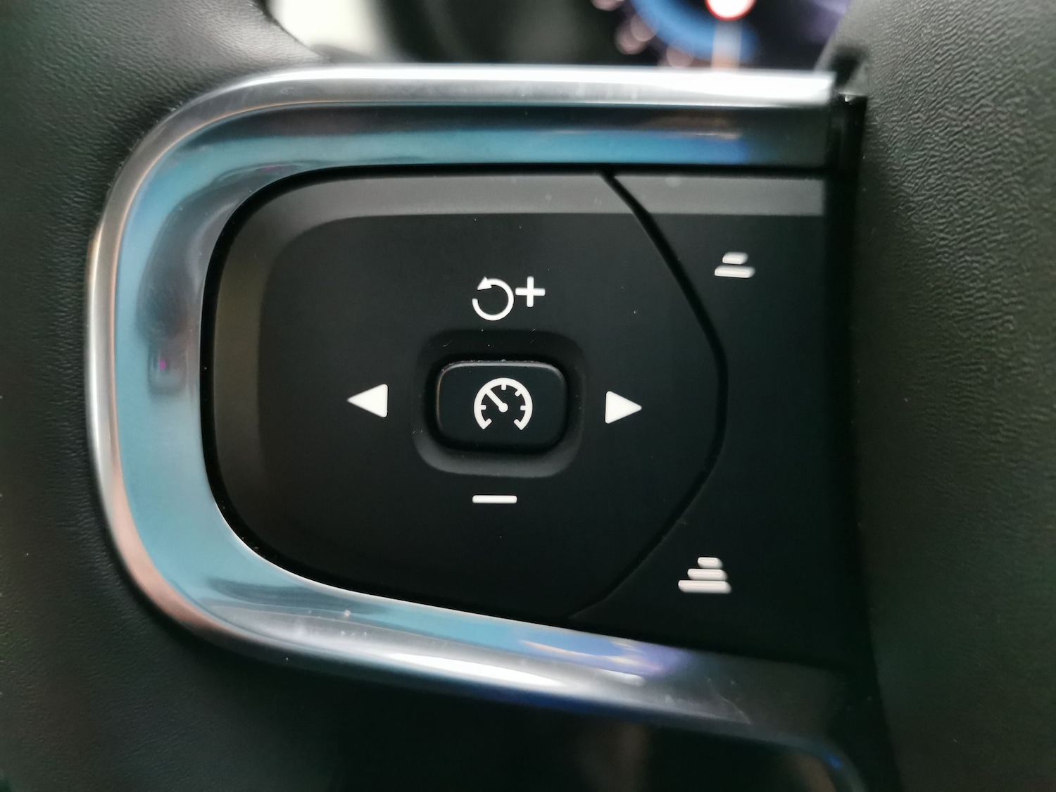 Used Volvo XC40 2024 for sale - 77069663: Photo 20