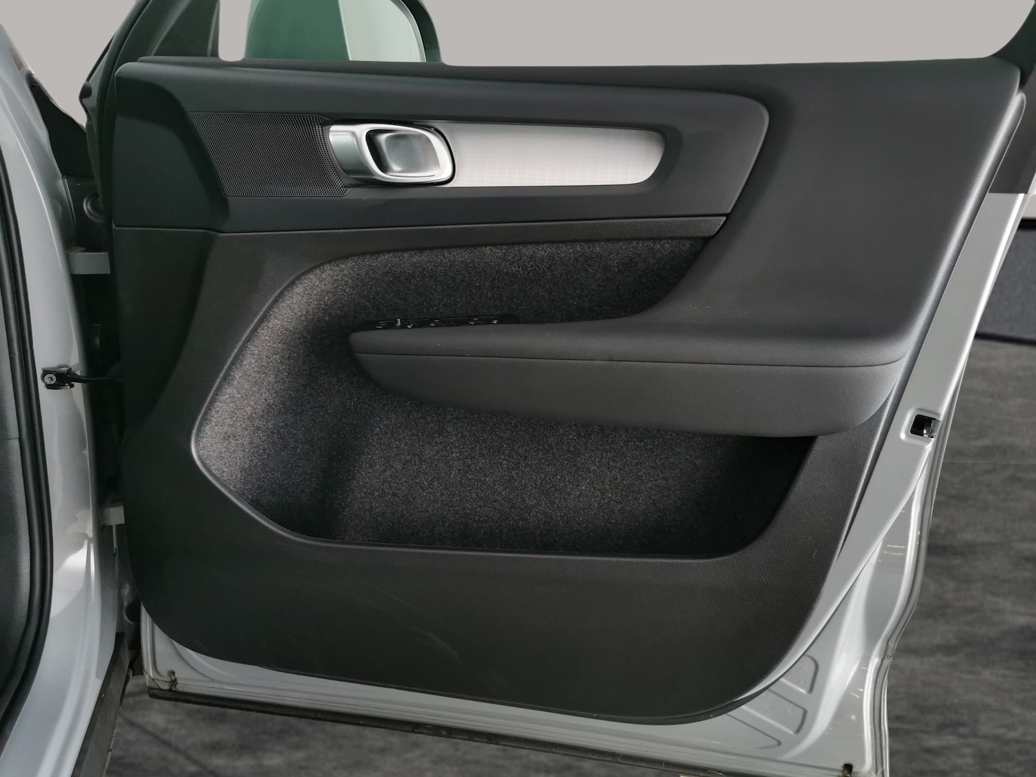 Used Volvo XC40 2024 for sale - 77069663: Photo 28