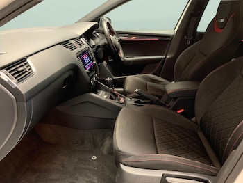 Used Skoda Octavia 2019 for sale - 76980586: Photo