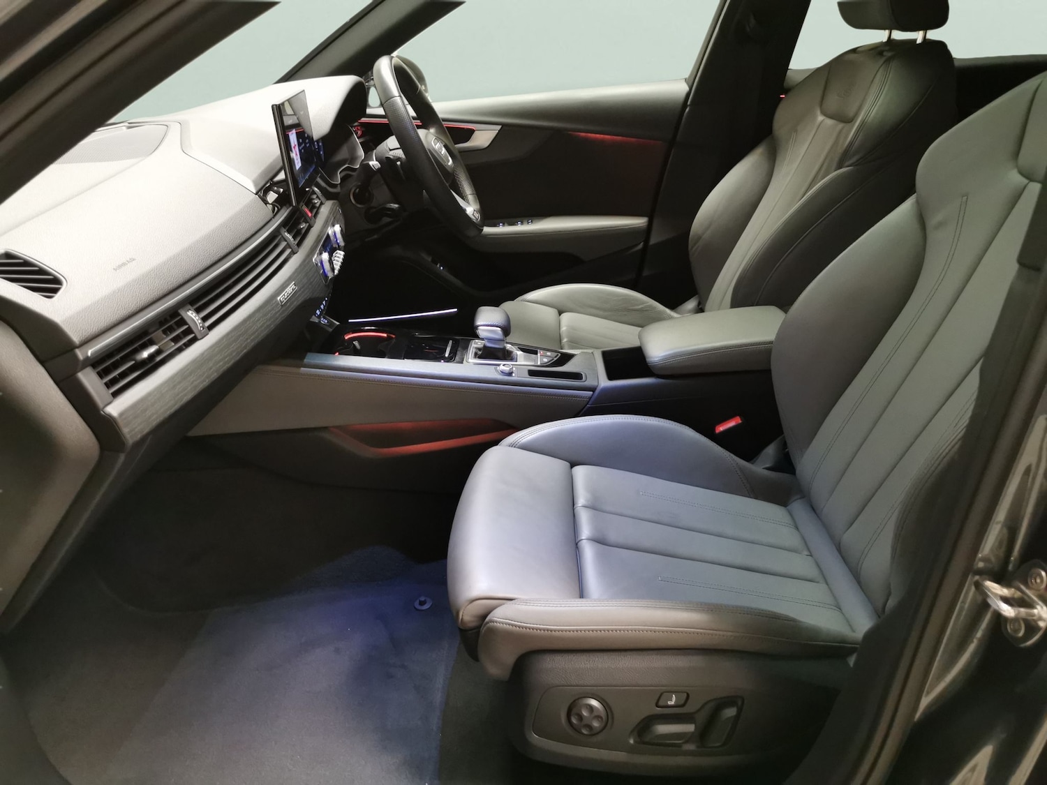 Used Audi A4 2021 for sale - 76954727: Photo 4