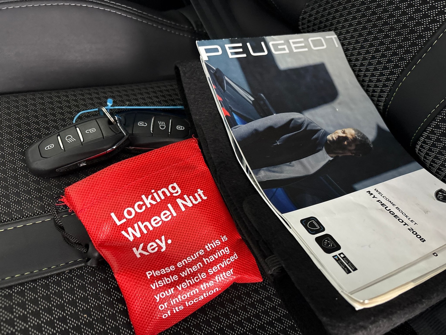 Used Peugeot E-2008 2023 for sale - 77607349: Photo 37