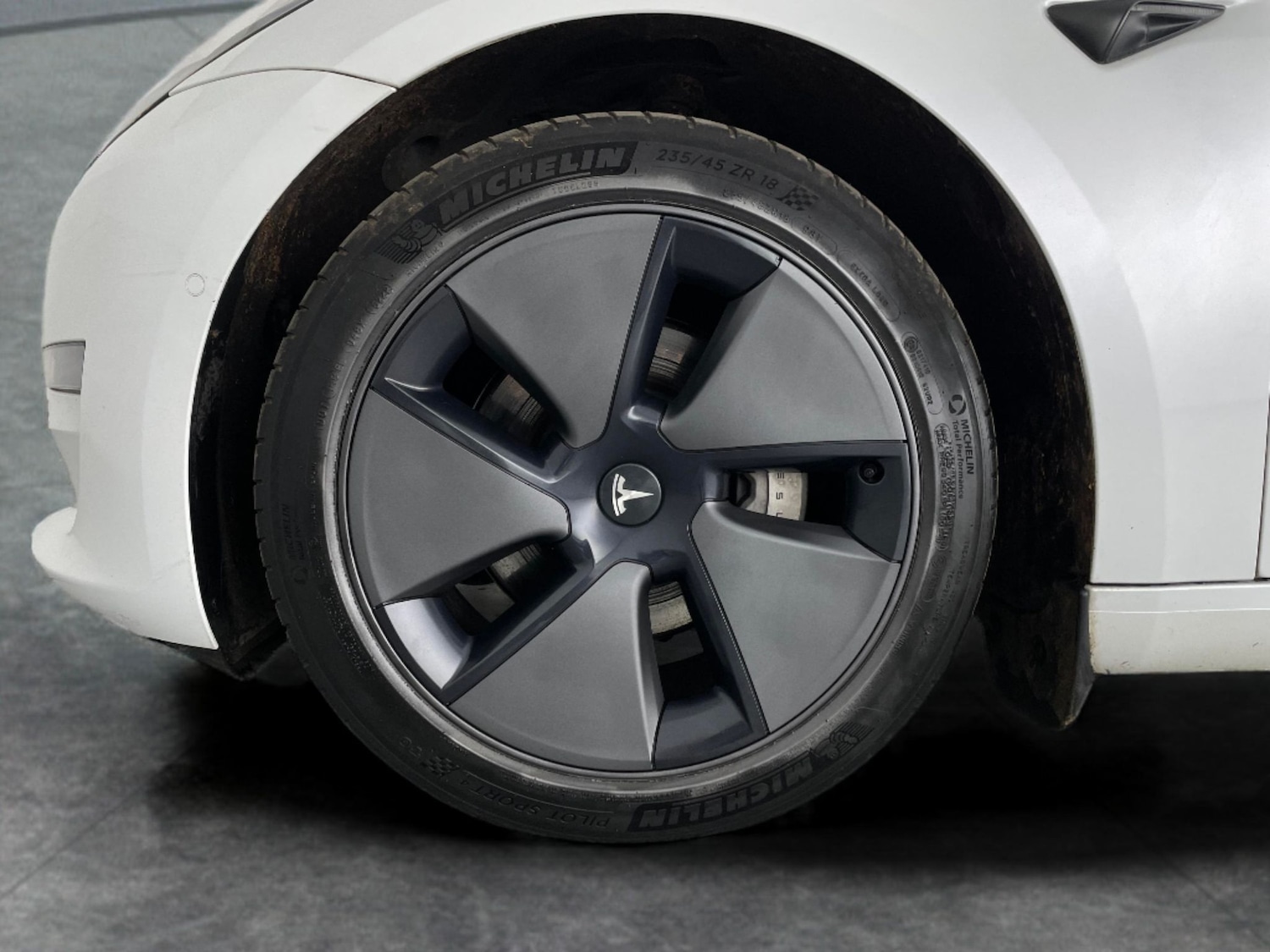 Used Tesla Model 3 2021 for sale - 76835237: Photo 32