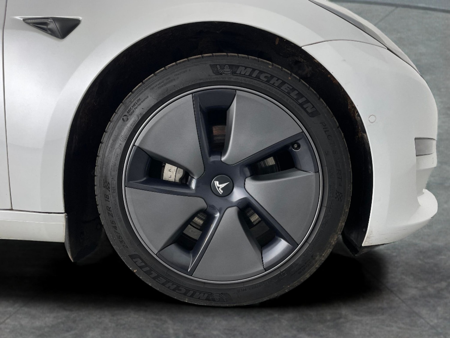 Used Tesla Model 3 2021 for sale - 76835237: Photo 33