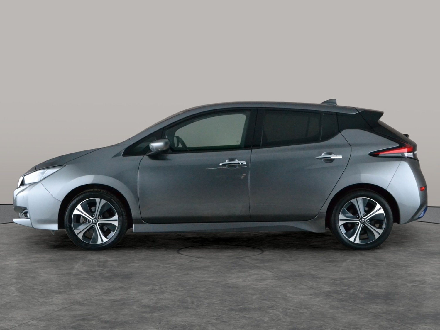 Used Nissan Leaf 2021 for sale - 77702979: Photo 12