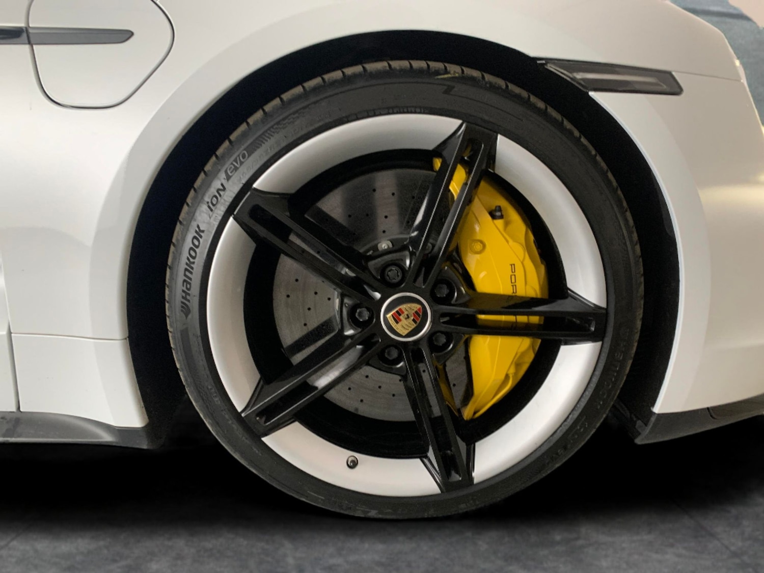 Used Porsche Taycan for sale - 76554994: Photo 40