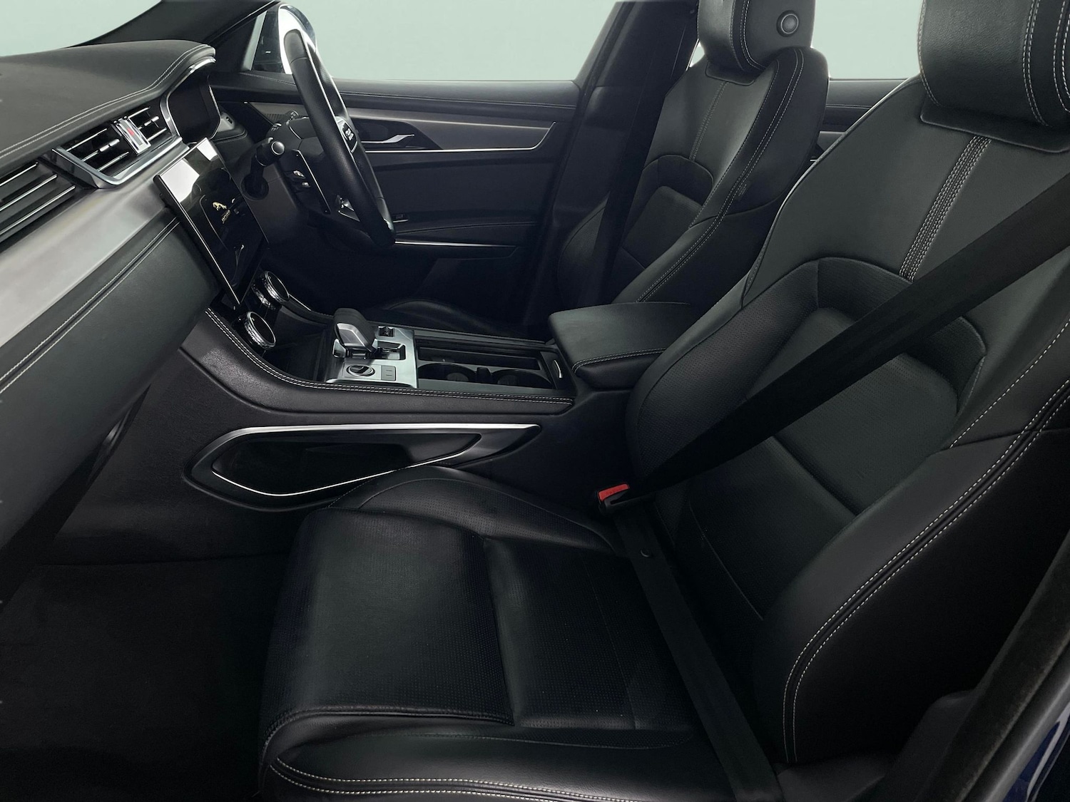 Used Jaguar F-Pace 2023 for sale - 77917019: Photo 4