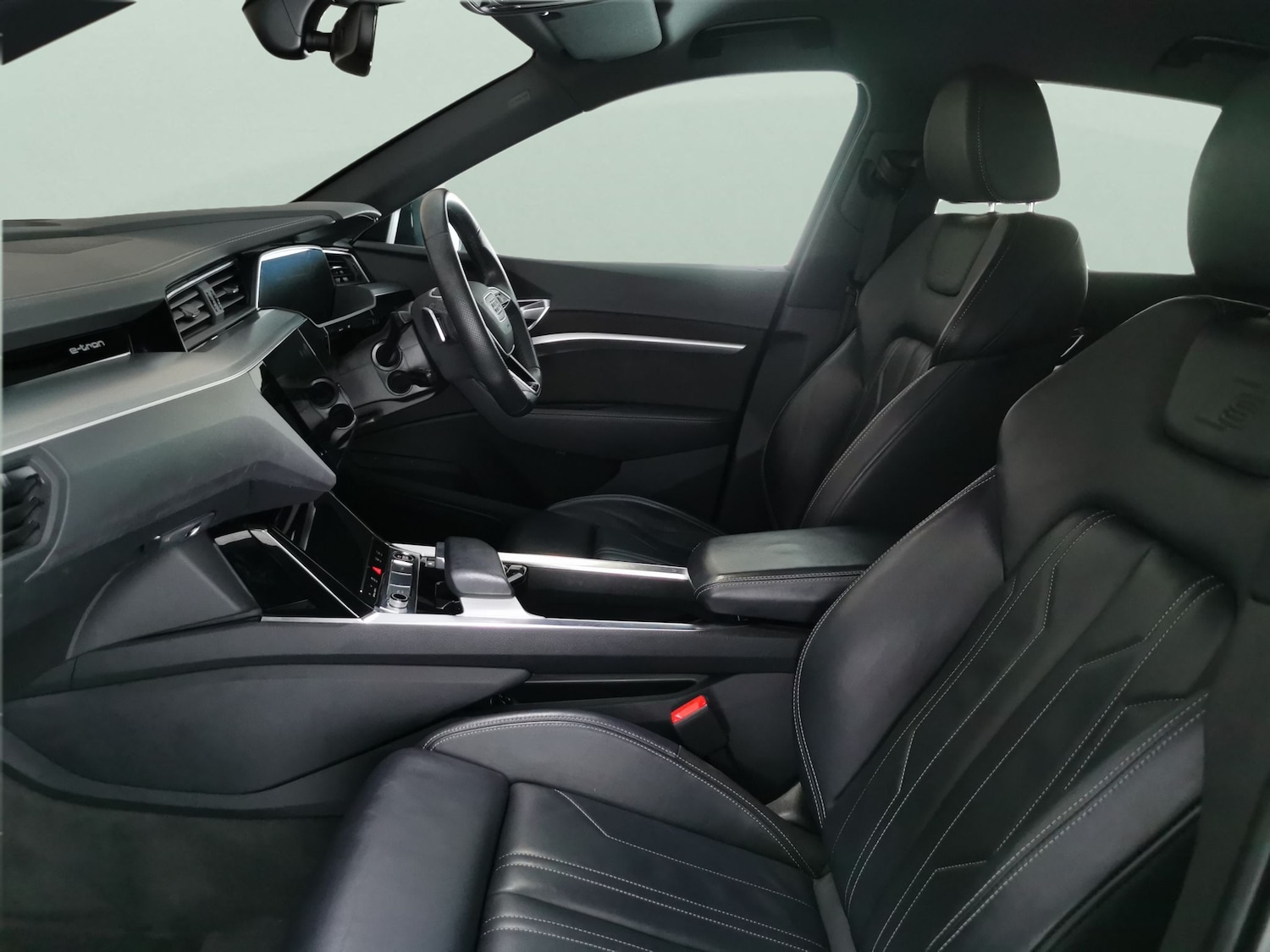 Used Audi e-tron 2023 for sale - 77316613: Photo 4