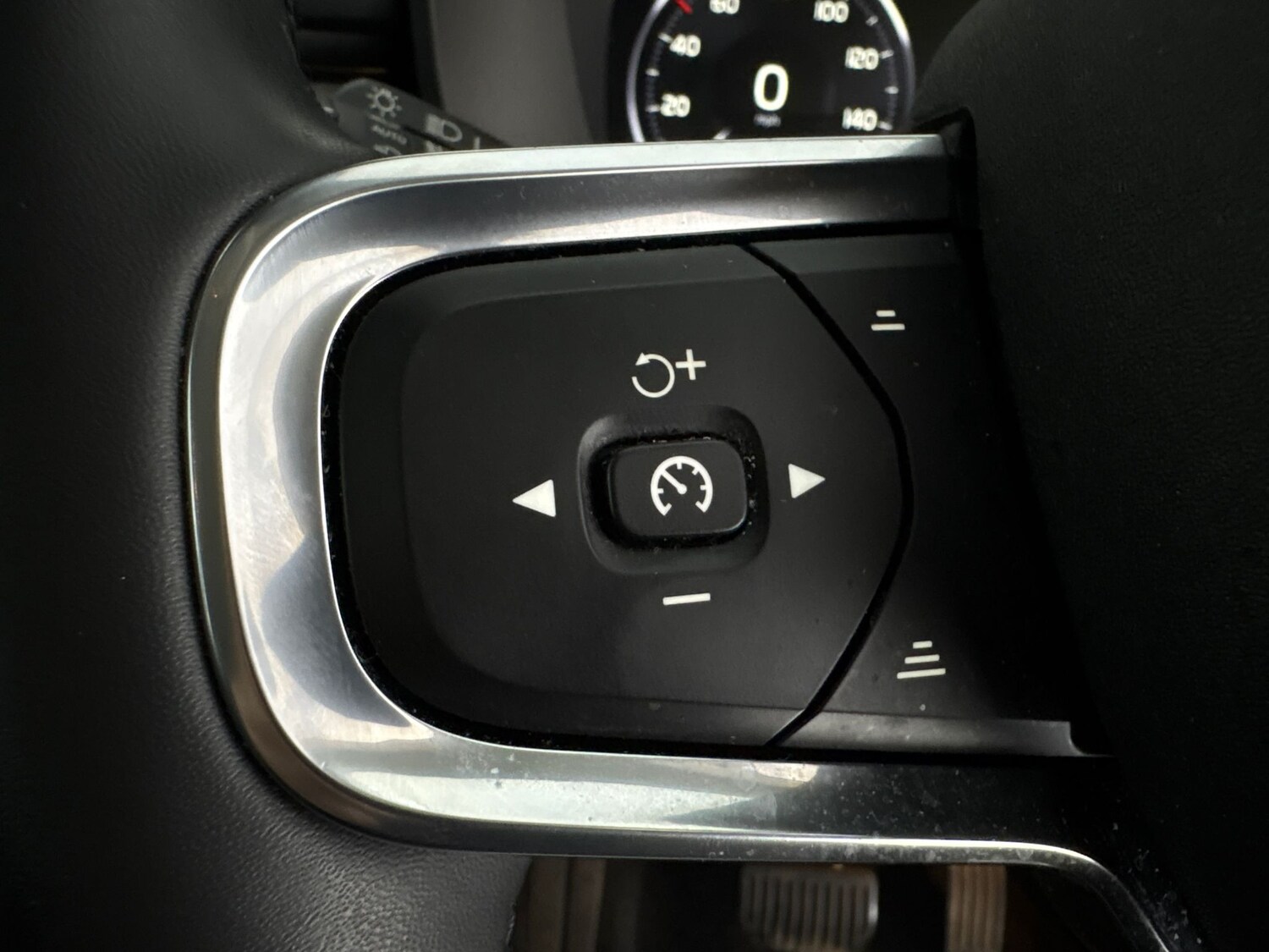 Used Volvo XC40 2022 for sale - 77499934: Photo 28