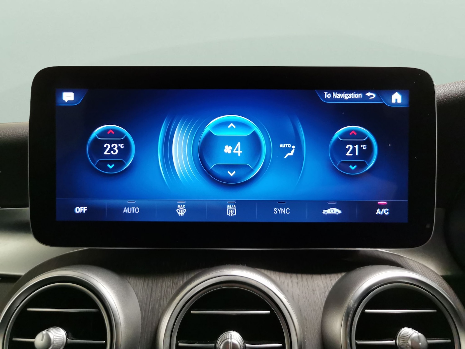 Used Mercedes-Benz GLC 2021 for sale - 77241236: Photo 18