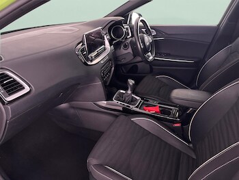 Used Kia XCeed 2023 for sale - 79244360: Photo