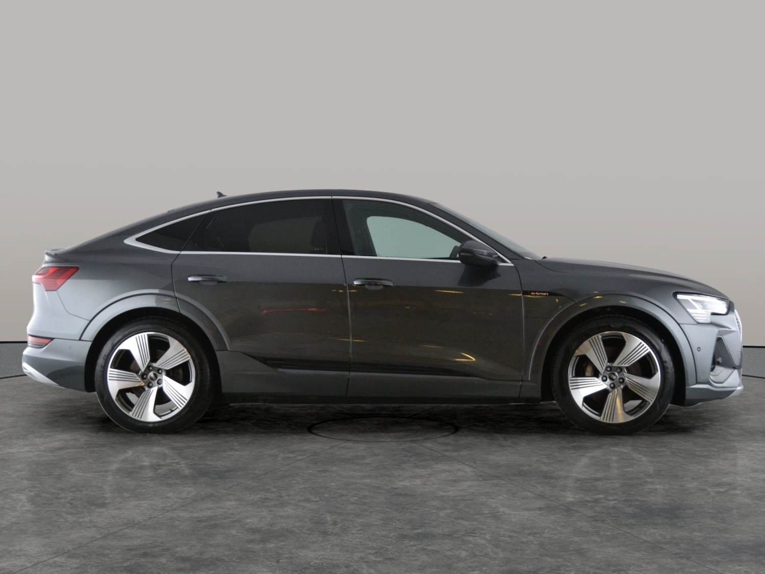 Used Audi e-tron 2022 for sale - 77240630: Photo 12