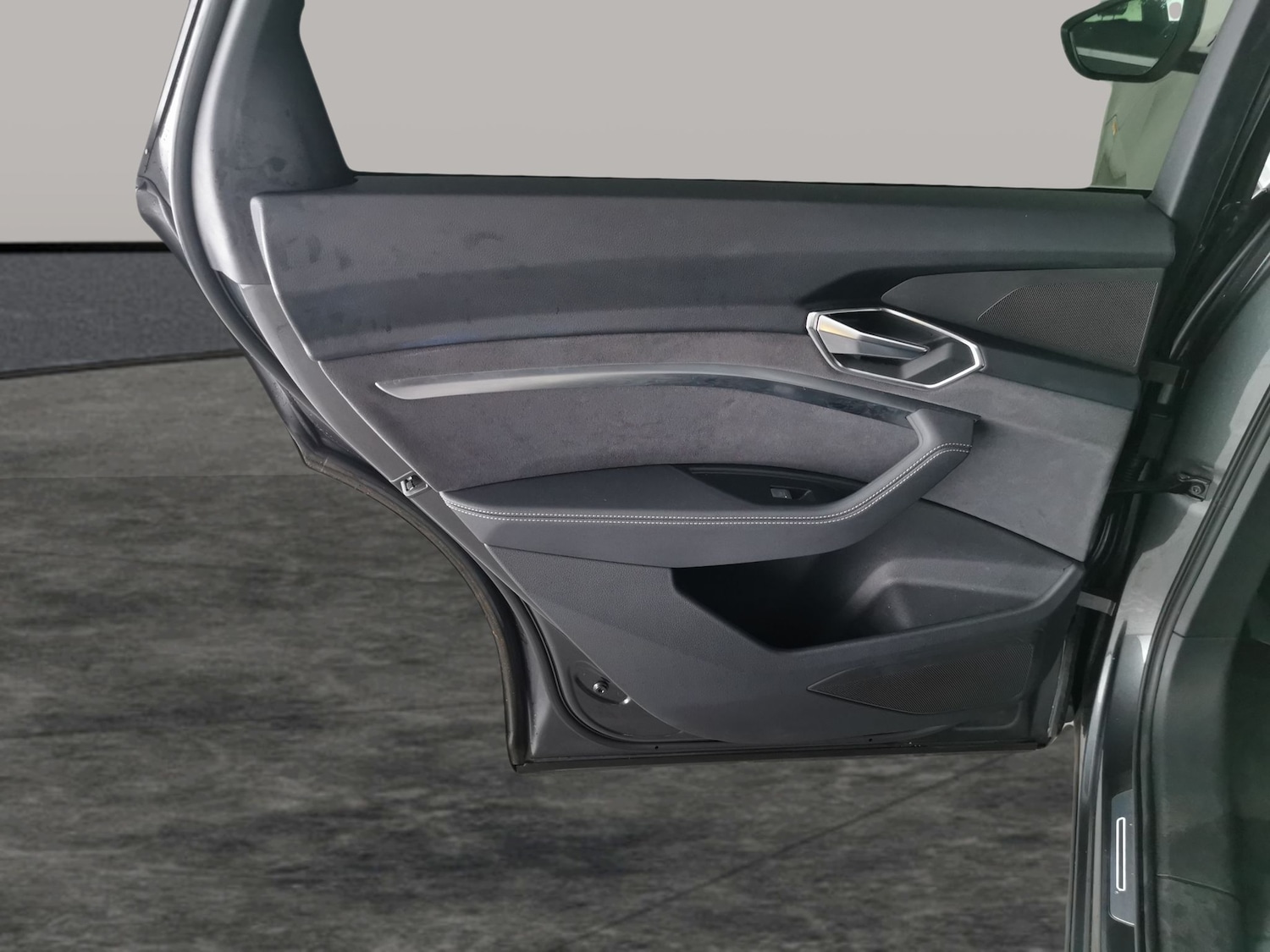 Used Audi e-tron 2022 for sale - 77240630: Photo 33